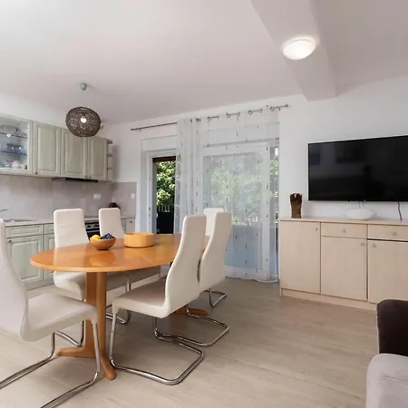 Lägenhet Deluxe Kovac With Terrace