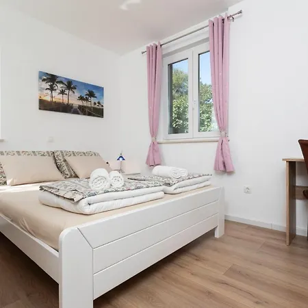 Deluxe Kovac With Terrace Baška