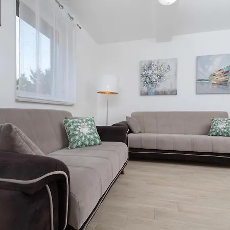 Apartment Deluxe Kovac With Terrace Baska (Krk)