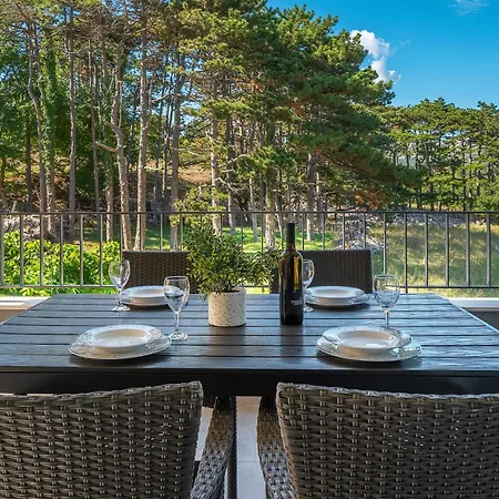Deluxe Kovac With Terrace Daire